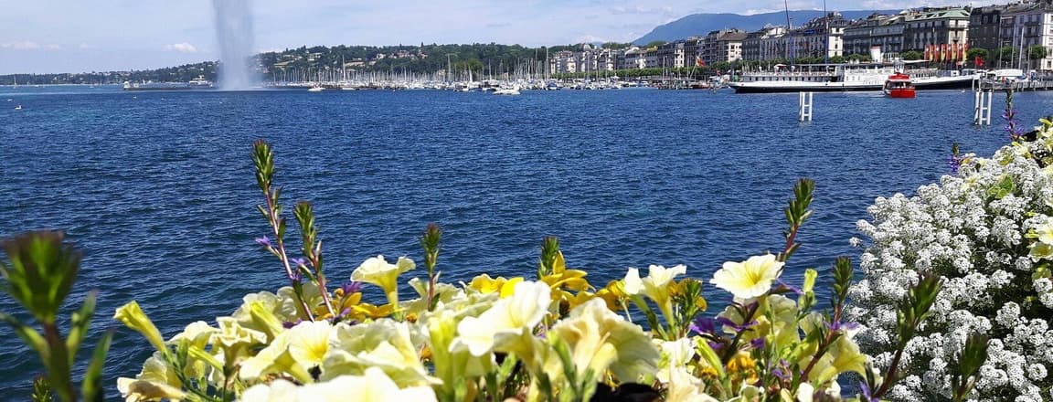 View of Jet d’Eau fountain in lake Geneva