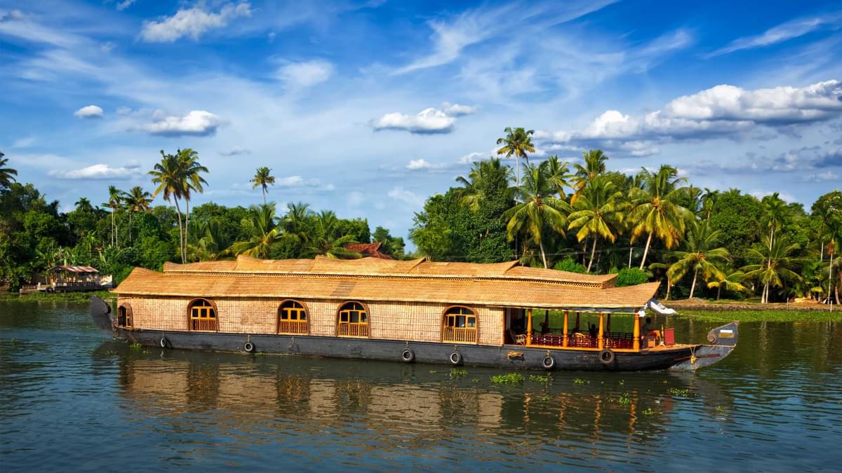 Backwaters & Houseboats in Kerala