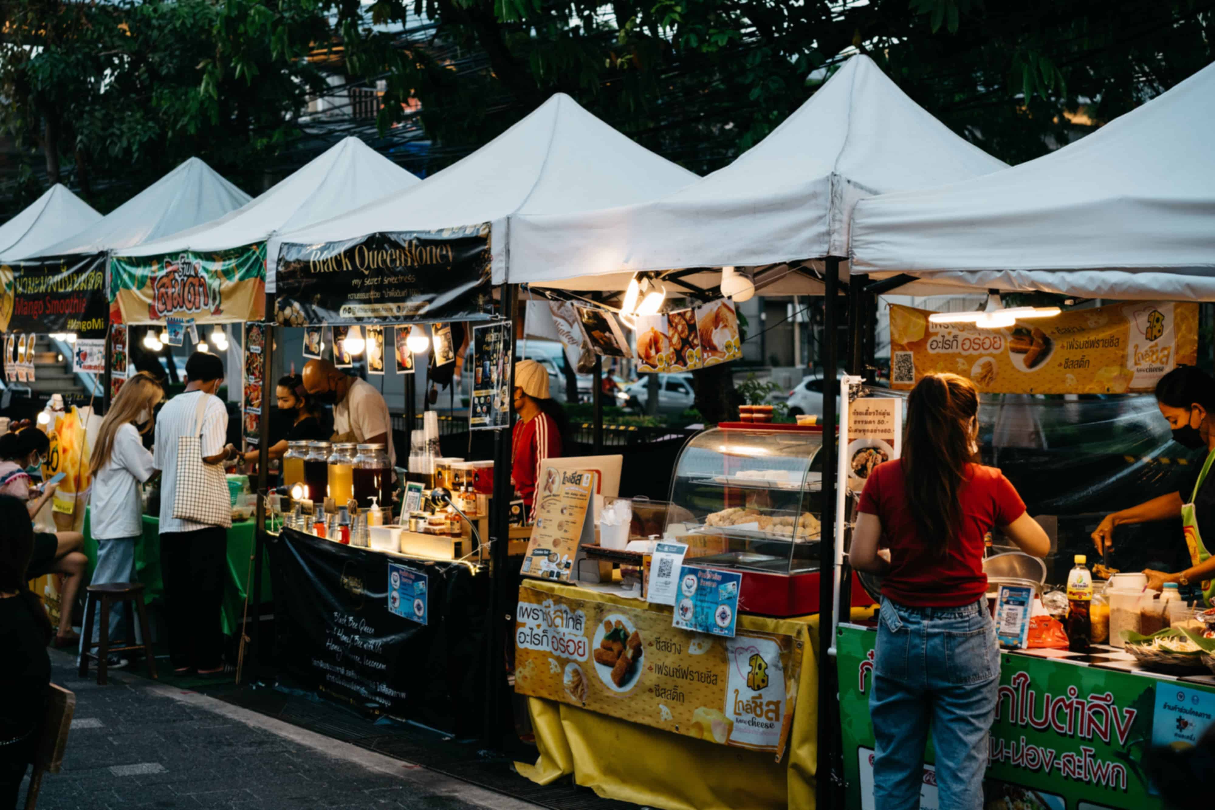 8 Best Street Foods in Thailand To Indulge In For A Culinary Experience