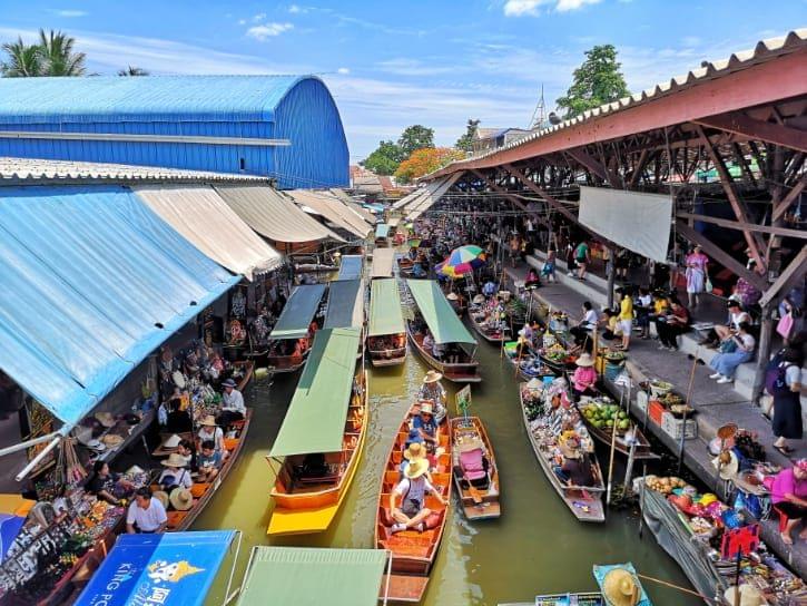 Damnoen Saduk Floating Market