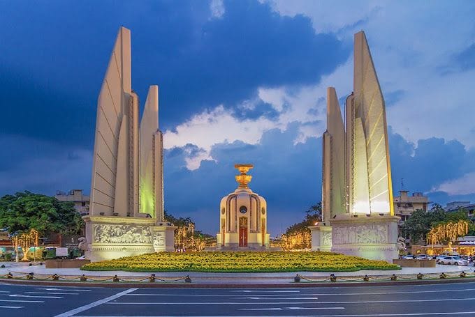 Democracy monument