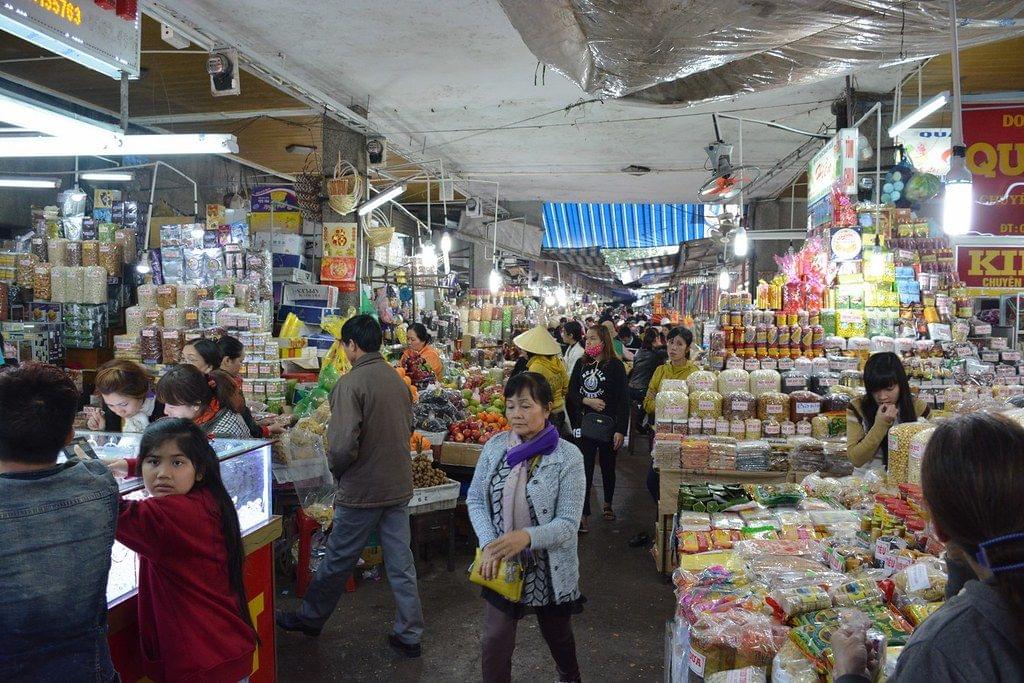 Dong Ba Market