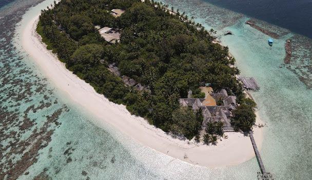Feridhoo island view