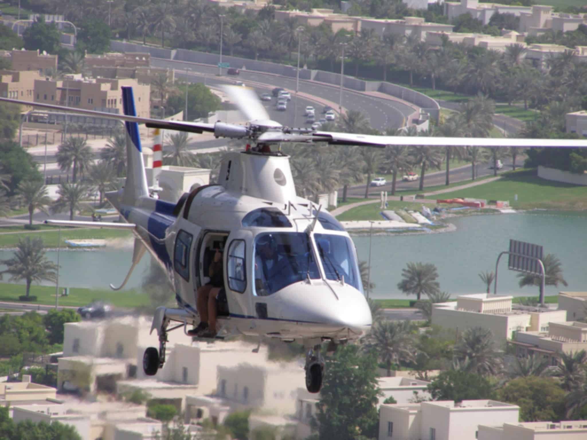 Dubai Helicopter Tour – Prices, Routes, Timings & Best Experiences
