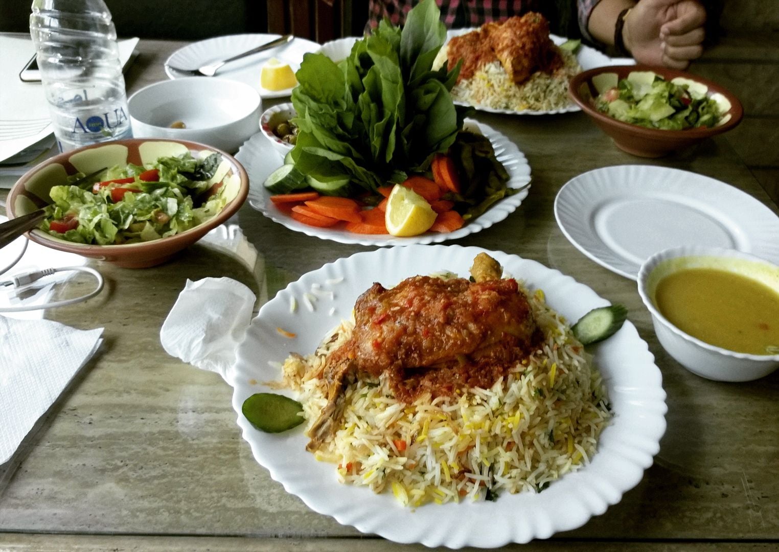 https://images.pickyourtrail.com/Food_madhvi_618b855965.jpg?dpr=1&q=40