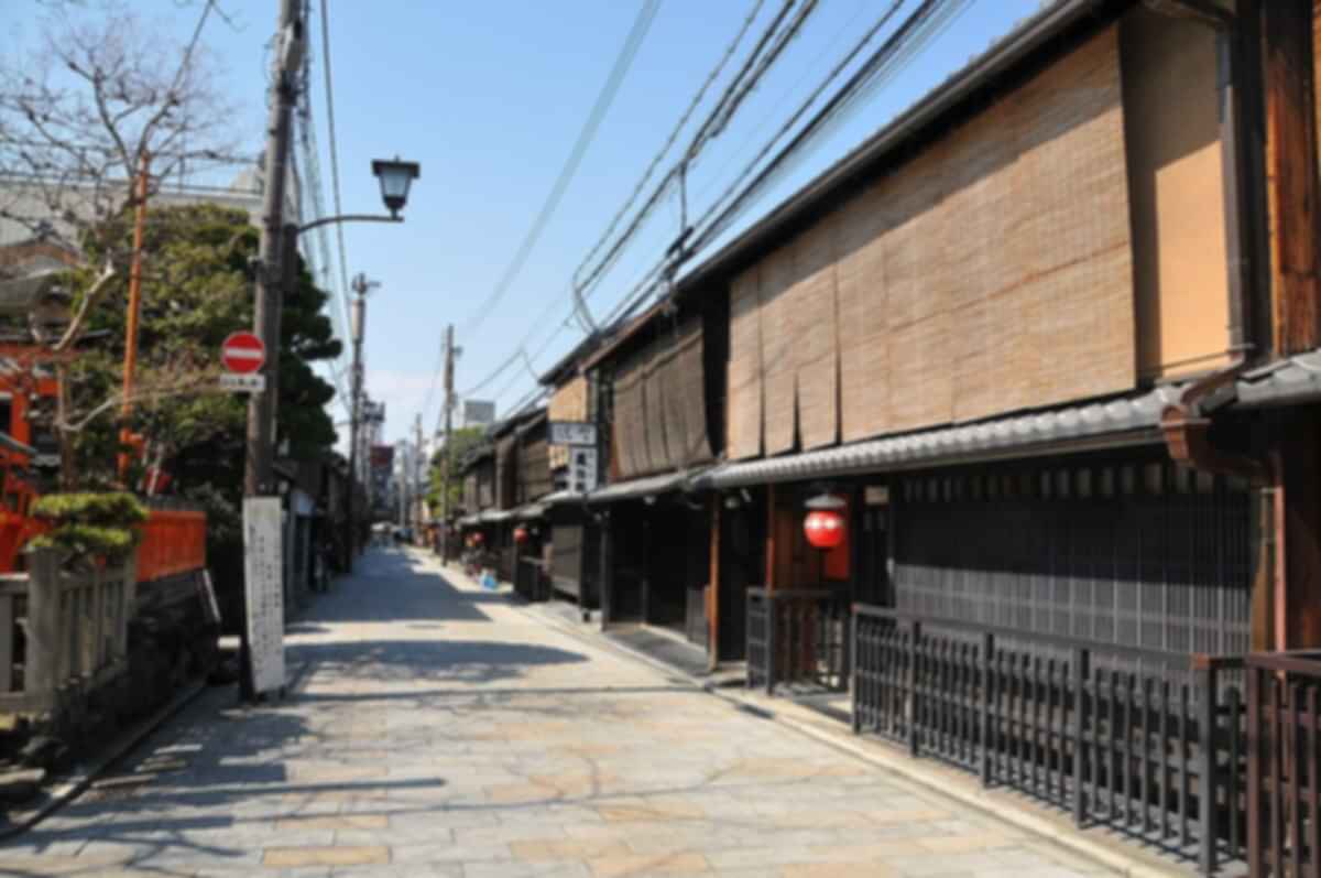 https://images.pickyourtrail.com/Gion_kyoto_db6e3b1f86.JPG?dpr=1&q=40