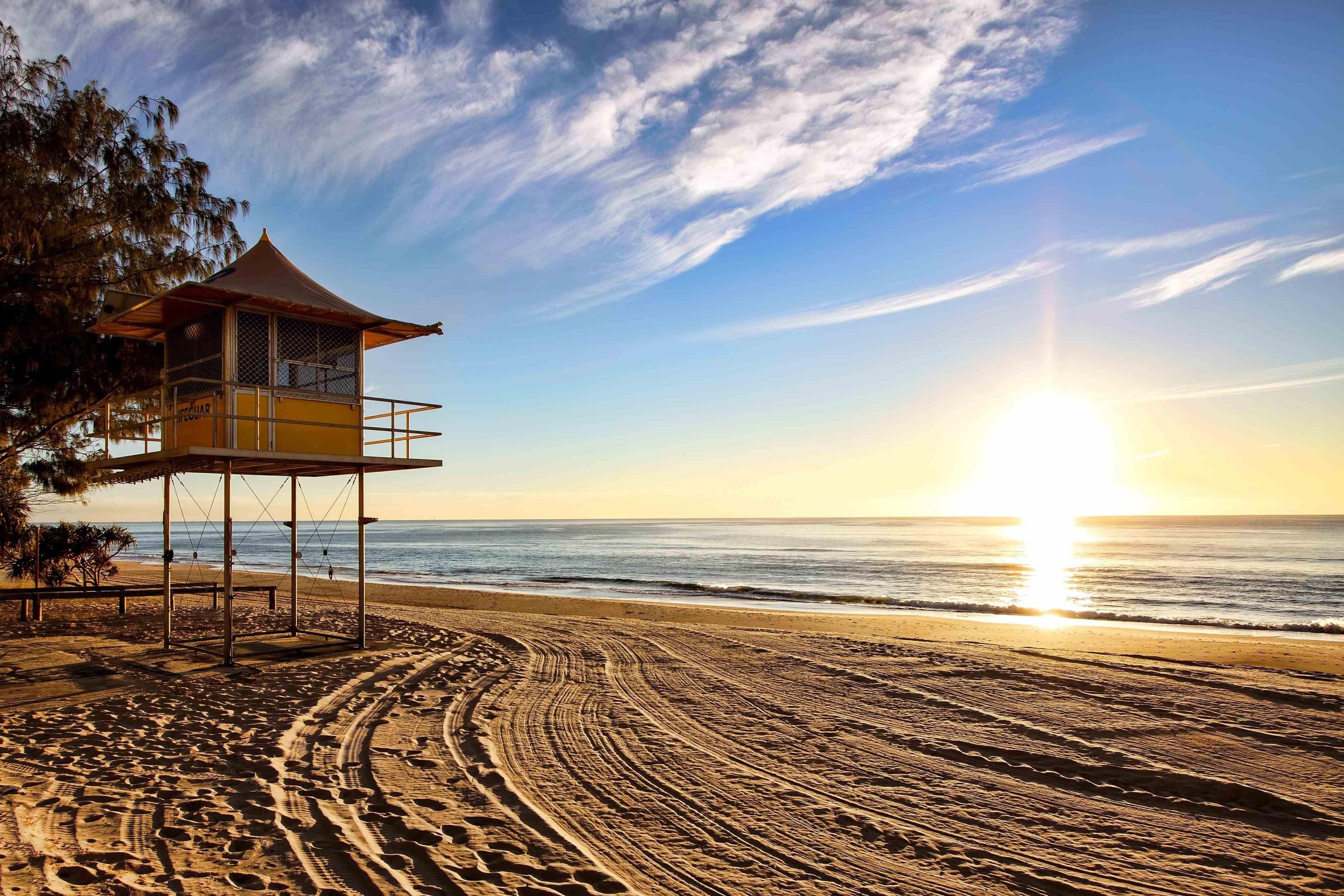 https://images.pickyourtrail.com/Gold_Coast_2_4b91e6a726.jpg?dpr=1&q=40