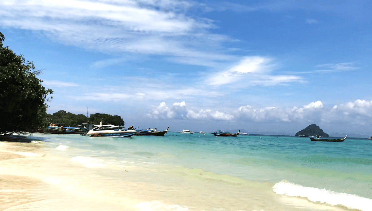 Laem tong beach