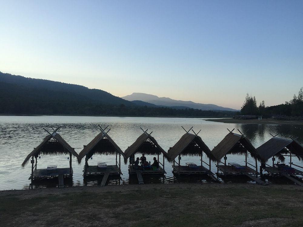 Lake Huay Tung Ho