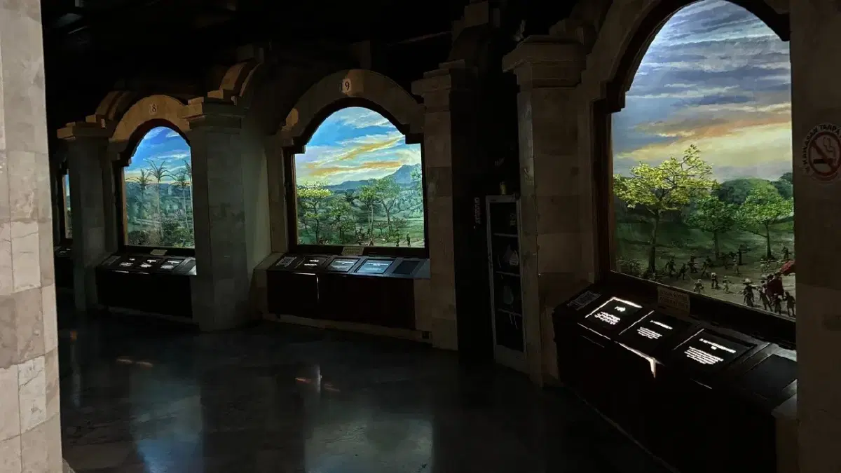  dioramas(3D miniatures) representing Bali's hardships