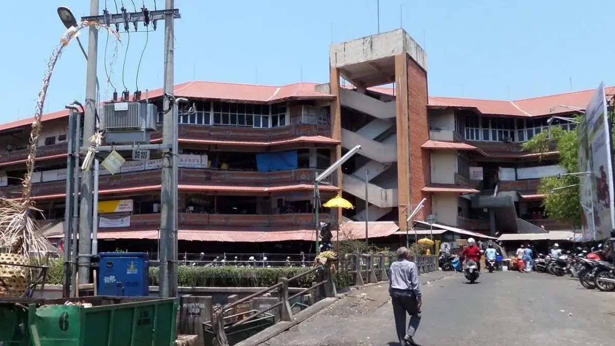 Badung Traditional Market - 4 story building