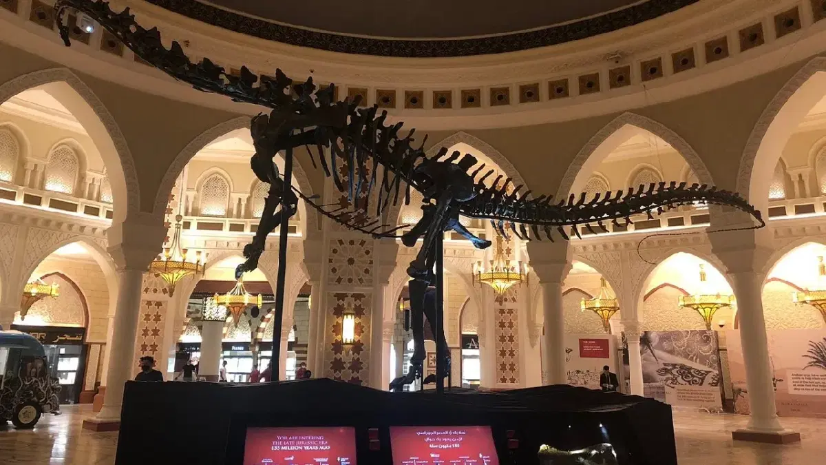 Dino skeleton in Dubai mall