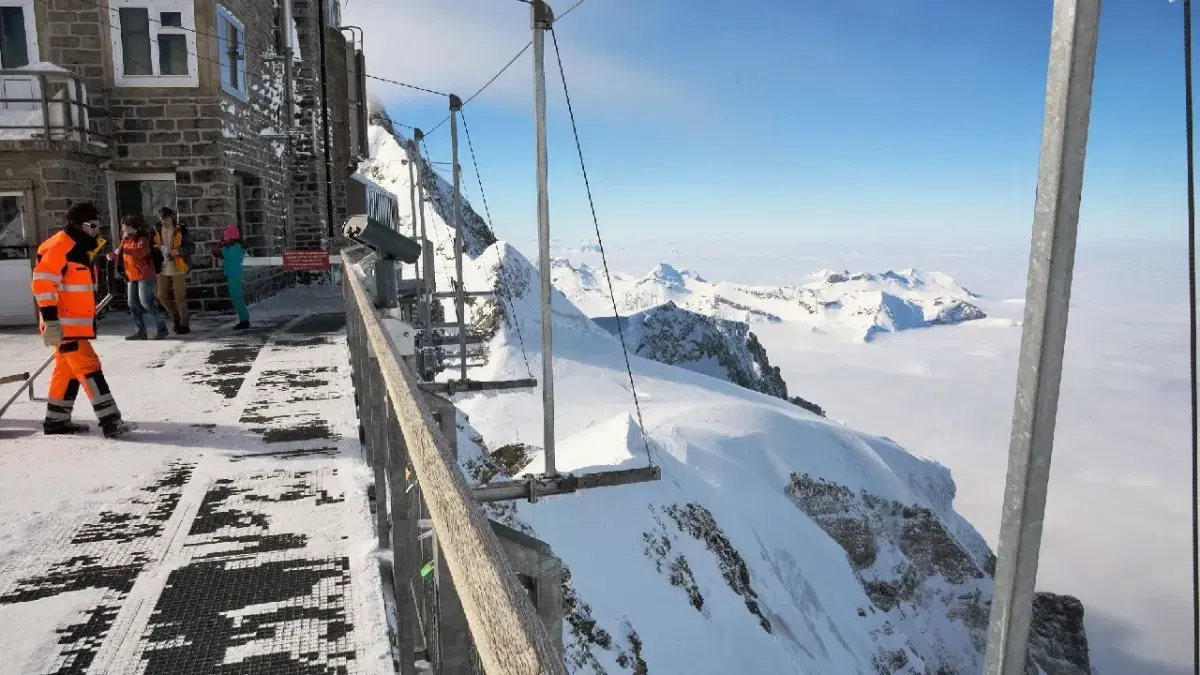view of snow getting accumulated by sphinx observatory in Junfraujoch 