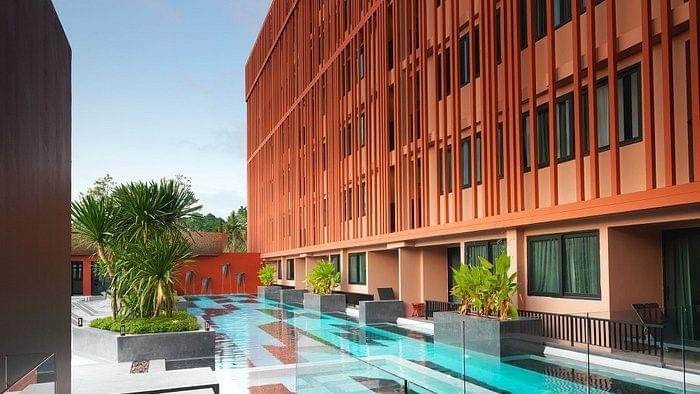 Posh and Port Hotel in the Heart of Town