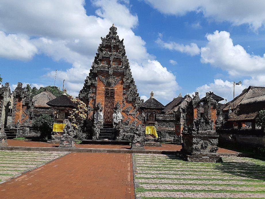 Pura Puseh temple.jpeg