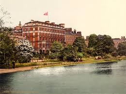 https://images.pickyourtrail.com/The_Shelbourne_Hotel_Dublin_a87bce6302.jpg?dpr=1&q=40