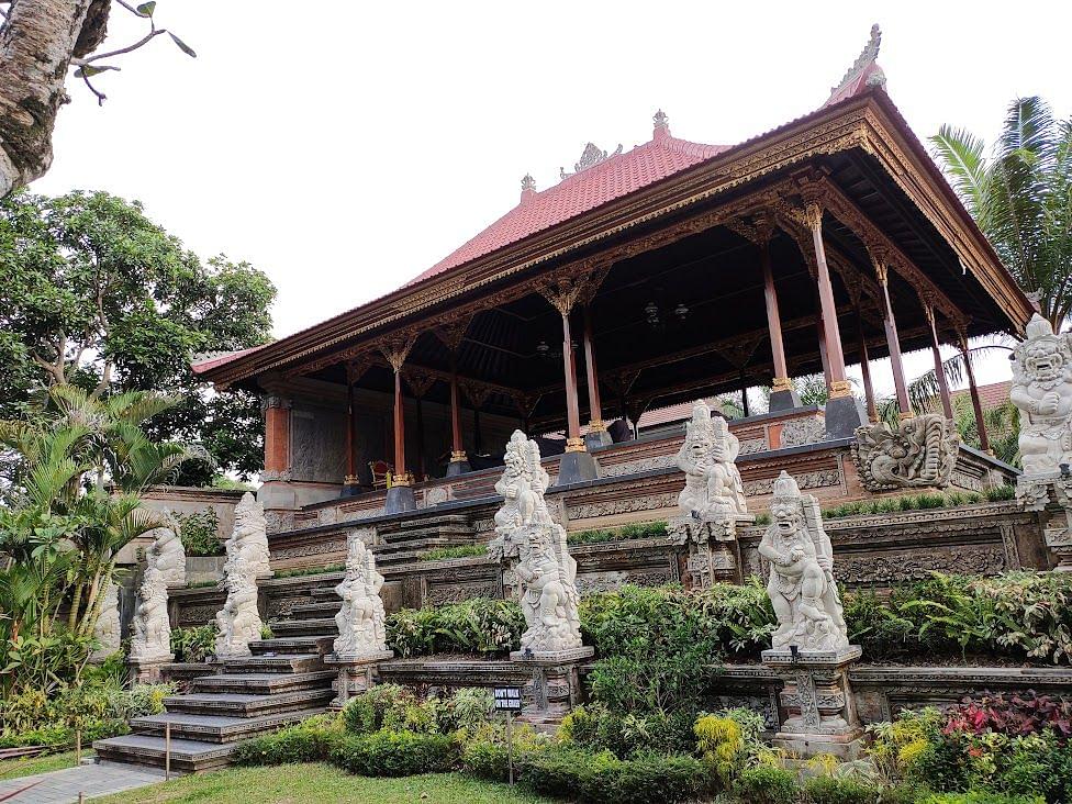 Ubud Royal Palace.jpeg