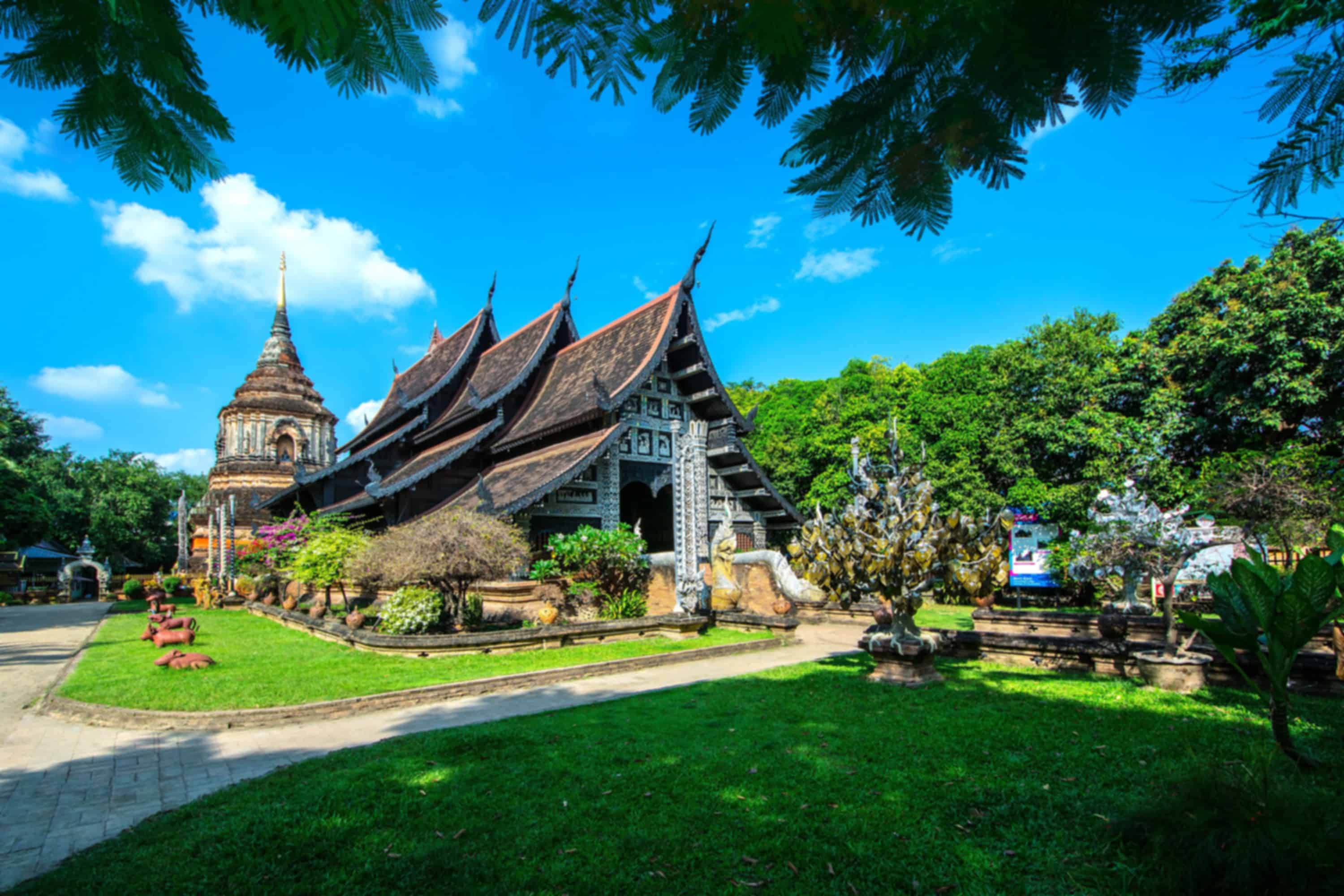 Wat Lok Moli in Chiang Mai - Serenity Amidst Temple Grandeur