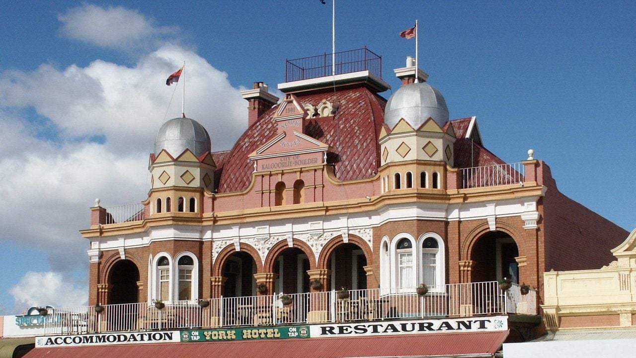 https://images.pickyourtrail.com/australia_budget_hotels_9fb5f28ded.jpg?dpr=1&q=40