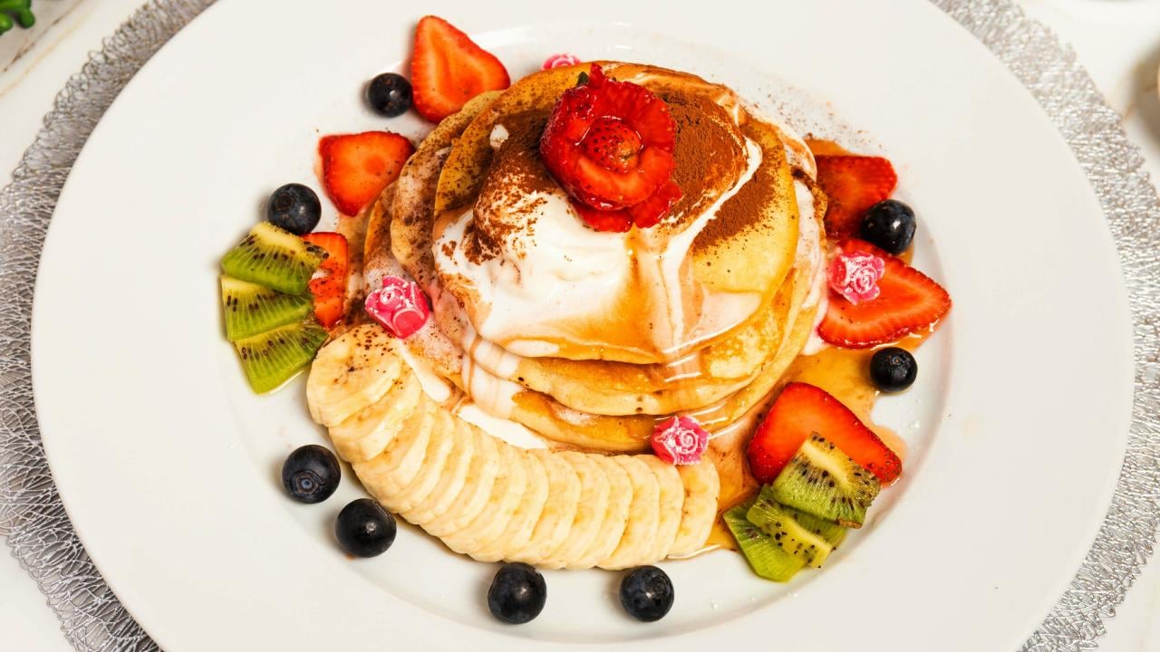https://images.pickyourtrail.com/australia_food_1d02bb5962.jpg?dpr=1&q=40