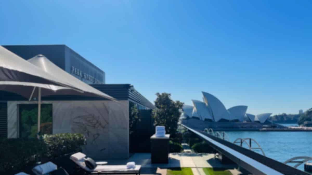 https://images.pickyourtrail.com/australia_luxury_hotels_35165090d0.jpg?dpr=1&q=40
