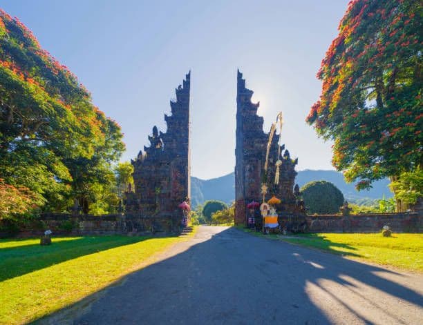 Handara Gate Bali: A Tranquil Gem, Symbolizing Peace and Beauty ...