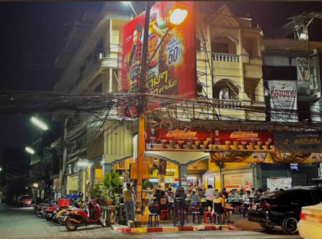 Chang Puak Gate Night Market – 2026 Guide for Exploring Chiang Mai's Night Bazaar