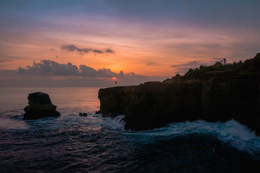 cliff jumping at Nusa Ceningan.jpg