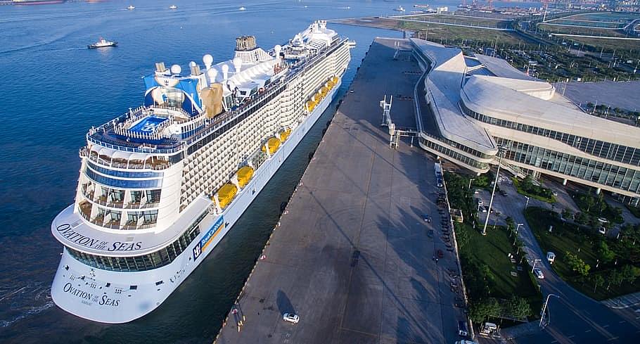 Cruise port ship sea