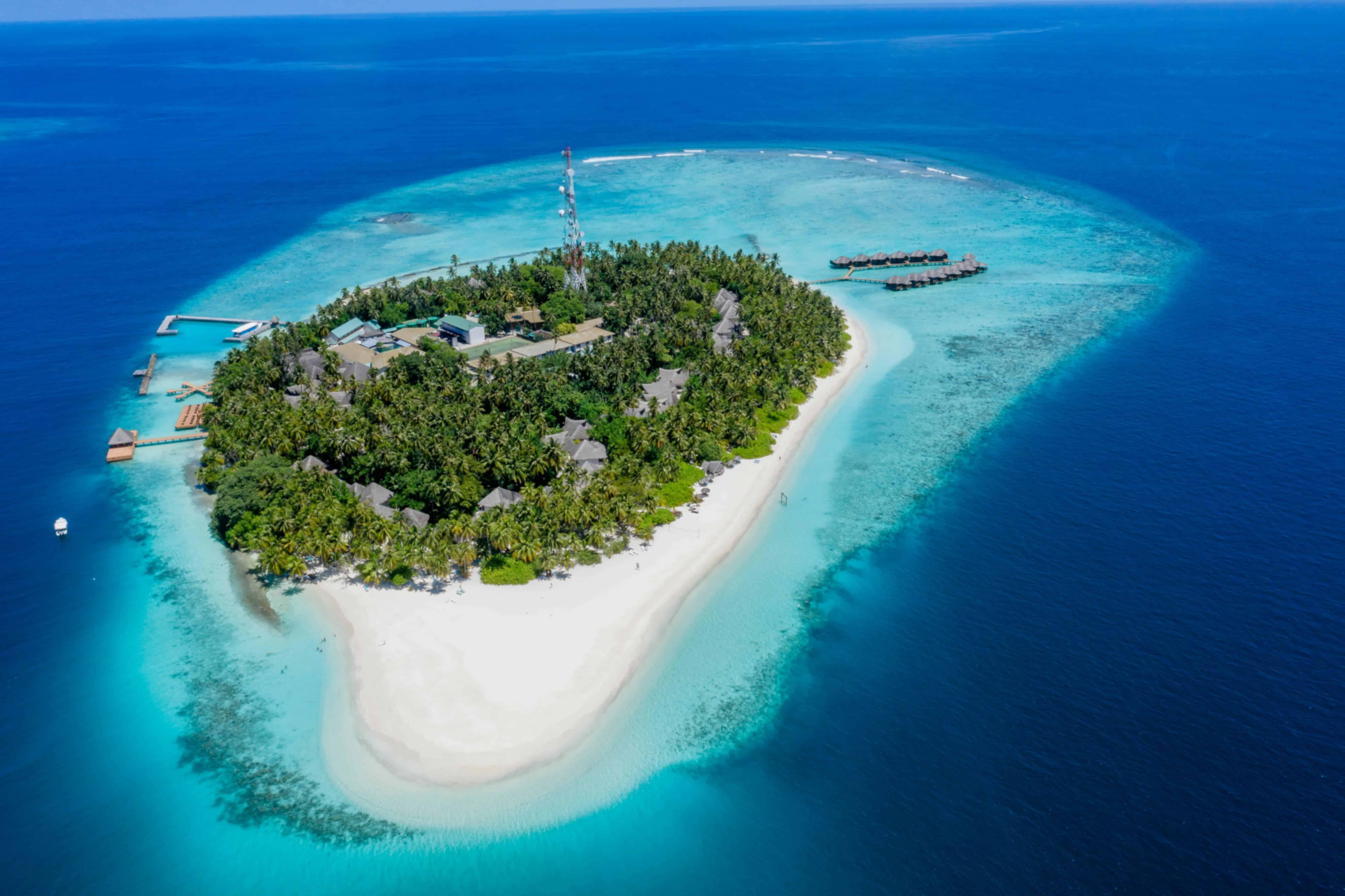 Alifu Alifu Atoll Maldives Travel Guide: Resorts, Diving & Culture