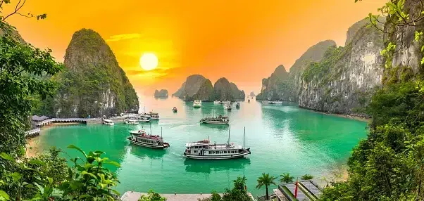 Getting In halong-bay