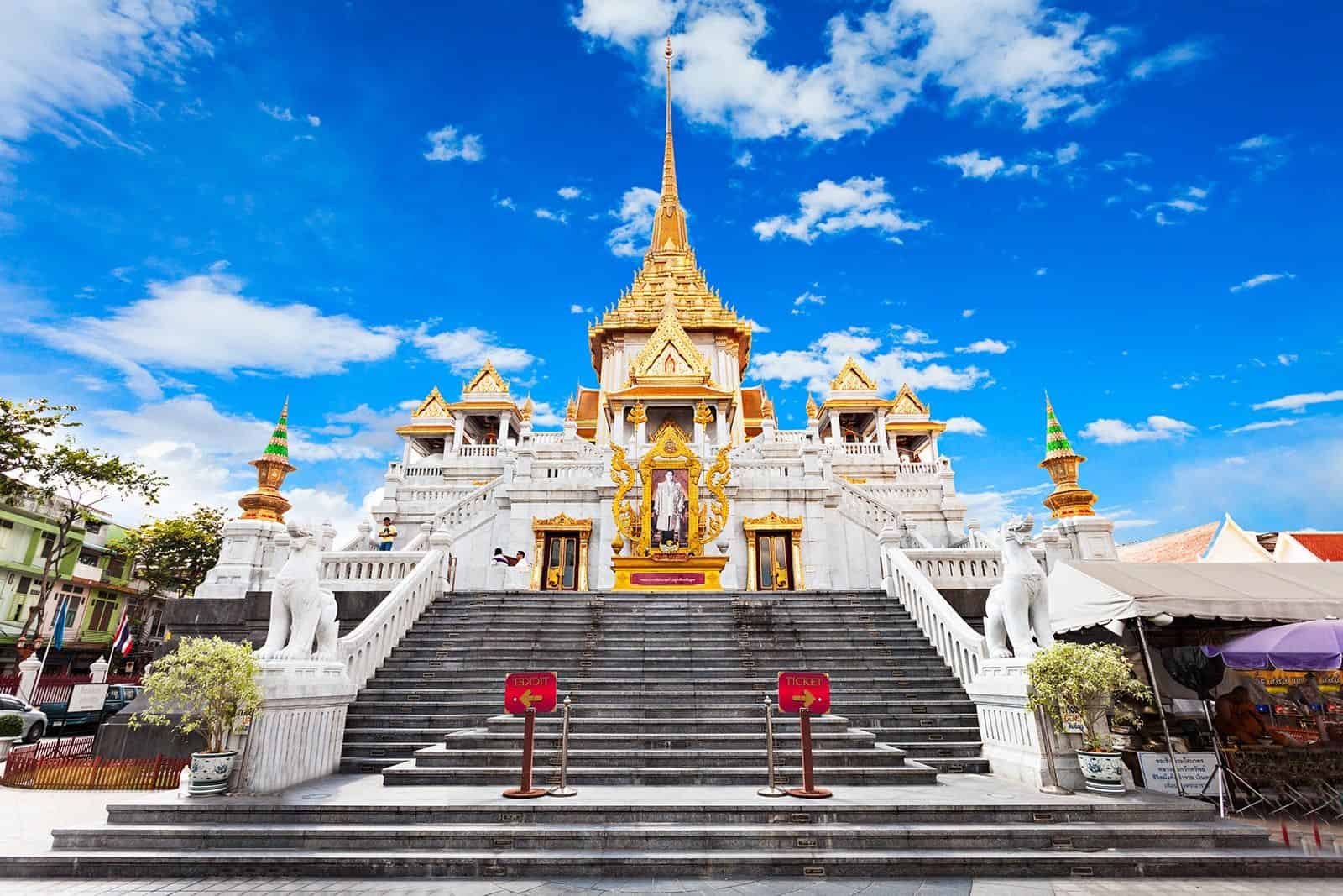 Bangkok Temple & Gems Gallery Discovery Tour on Shared basis