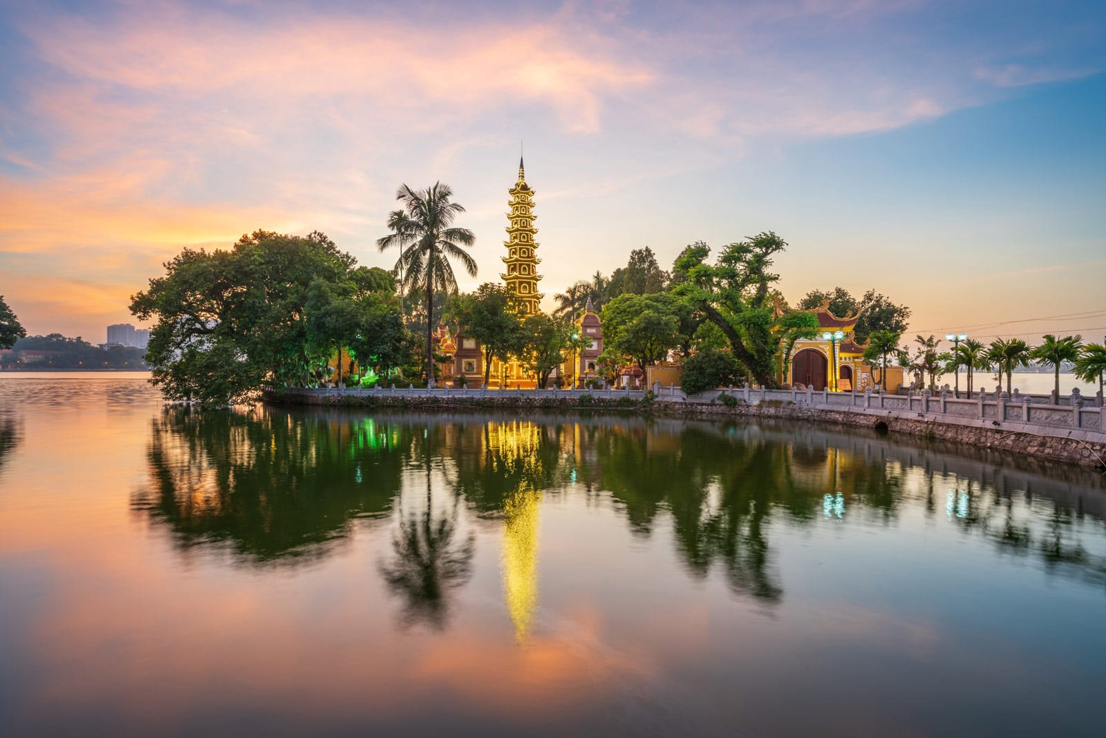Hanoi Full-Day Car at Disposal (8:00 AM – 10:00 PM)