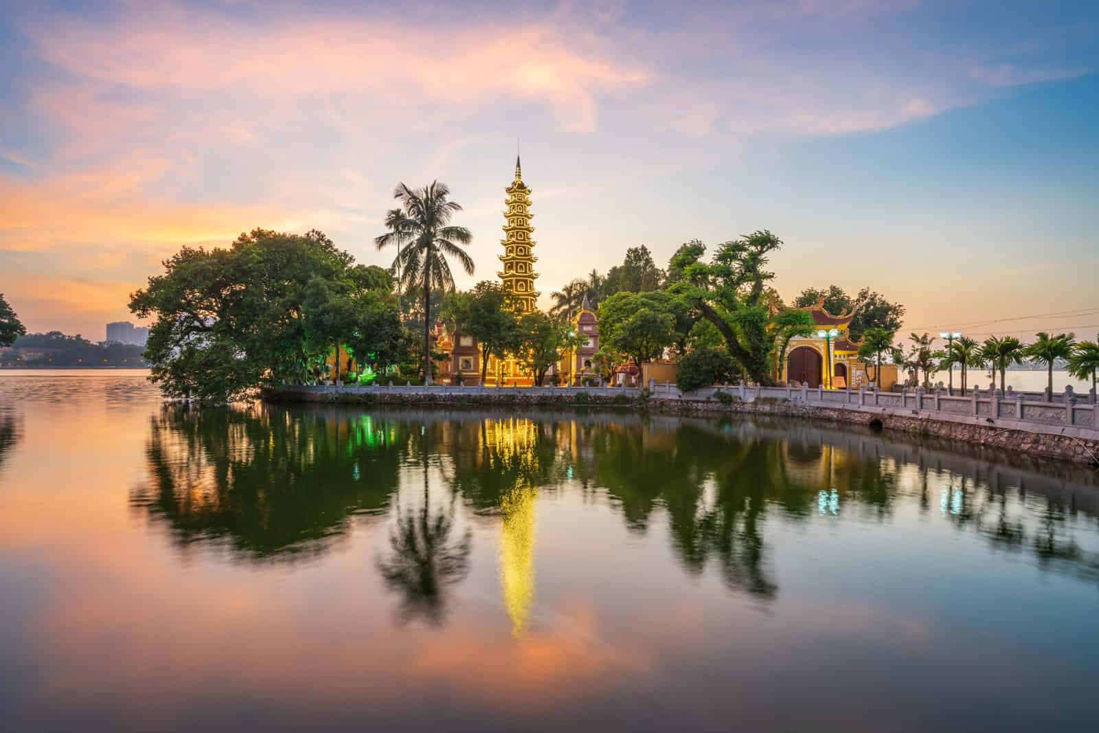 Hanoi Full-Day Car at Disposal (8:00 AM – 10:00 PM)
