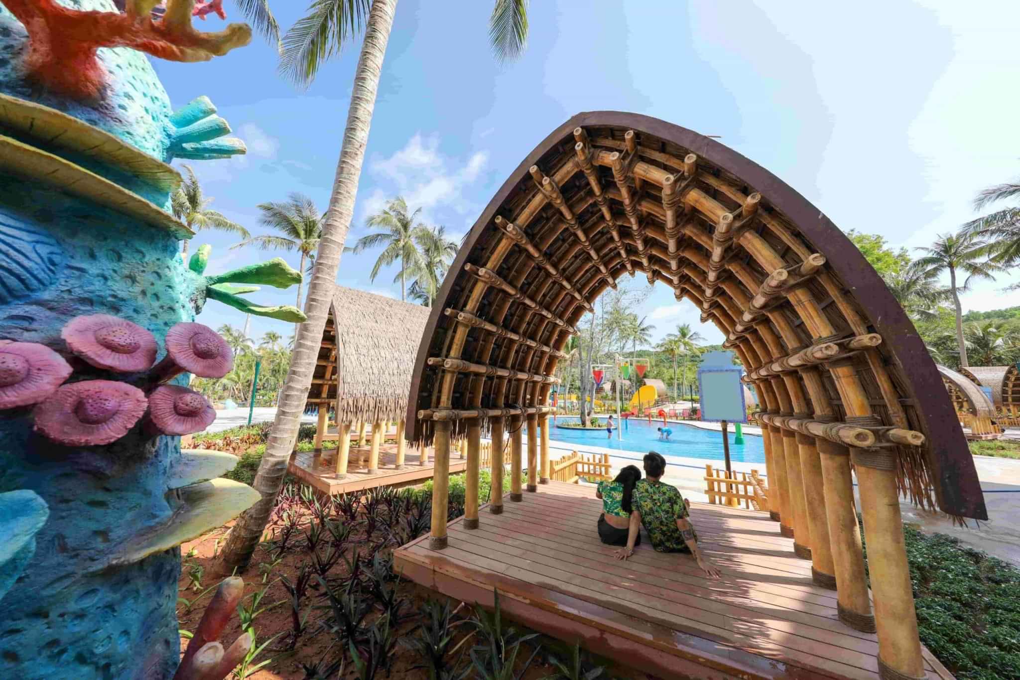 Phu quoc - Aquatopia Water park & Thom Island with private transfer
