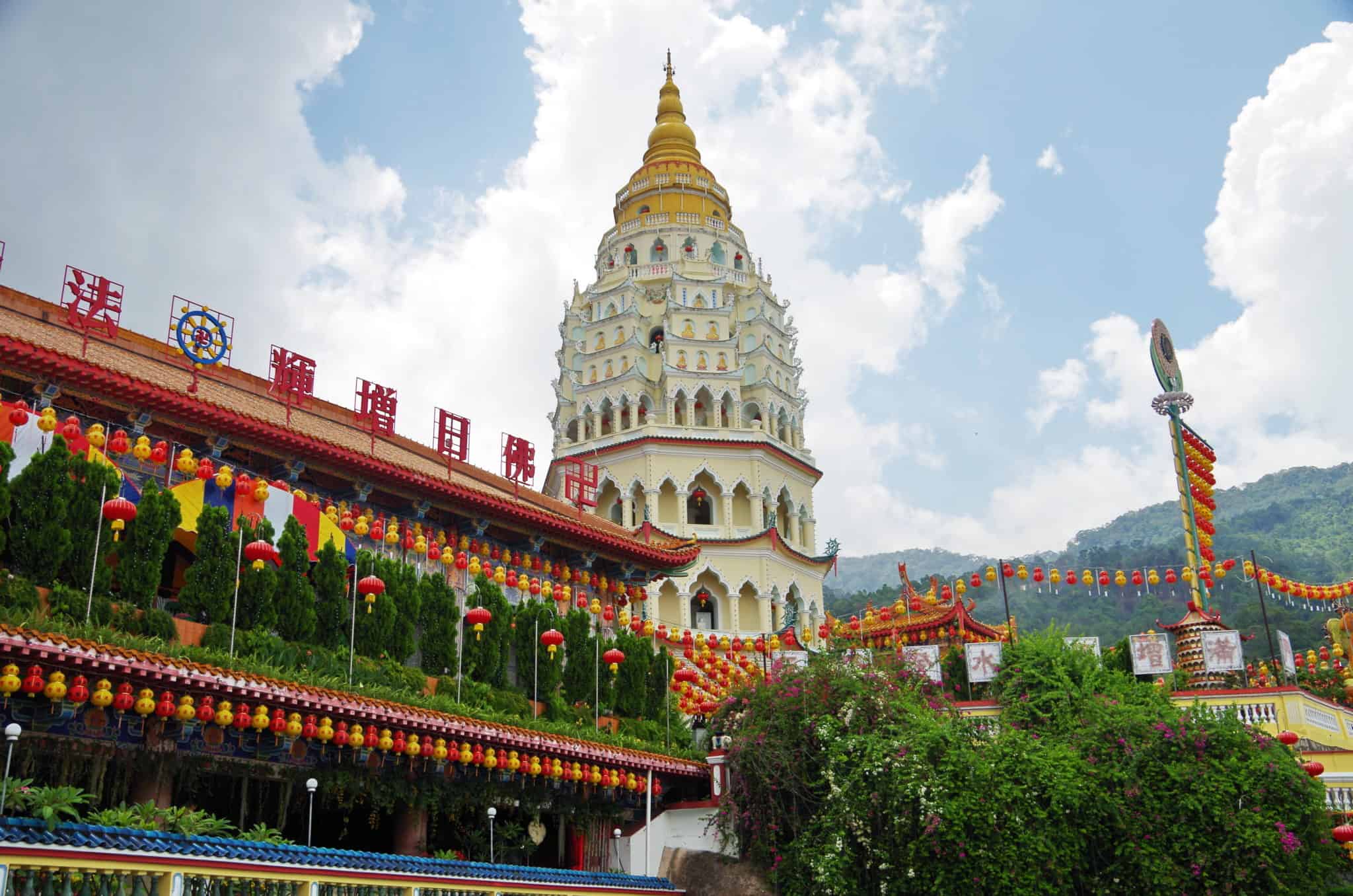 Half Day Tour Penang Hill with Kek Lok Si Temple  (with funicular train - fast lane)