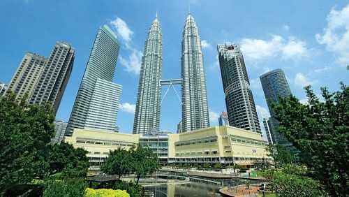 Kuala Lumpur City Centre Excursion - National Museum,National Mosque,Grand Sultan Palaces & Petronas Towers.