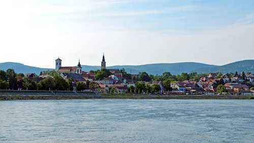 Danube Bend Day Trip to Esztergom, Visegrad & Szentendre