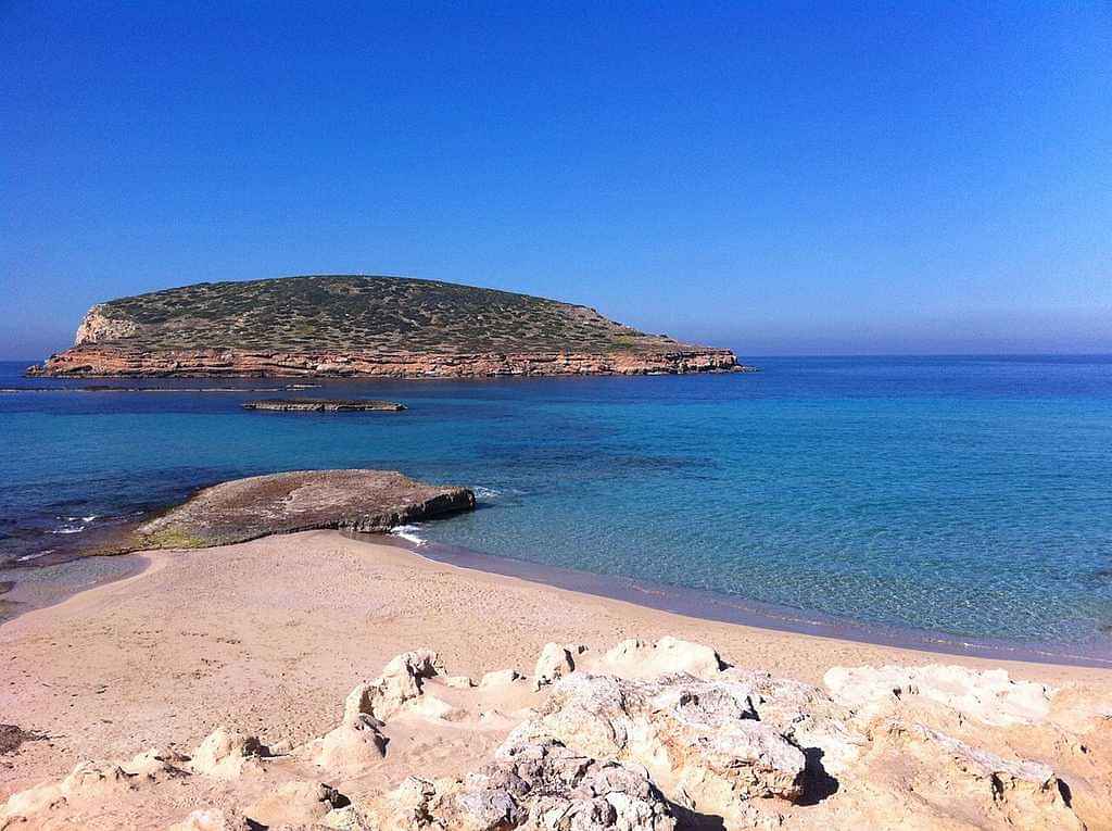 Visit Cala Comte