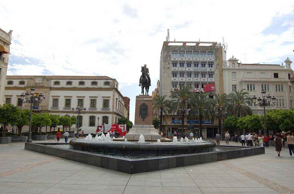 Visit Plaza de las Tendillas