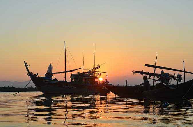 Sunset River Cruise and Basket Boat Rowing