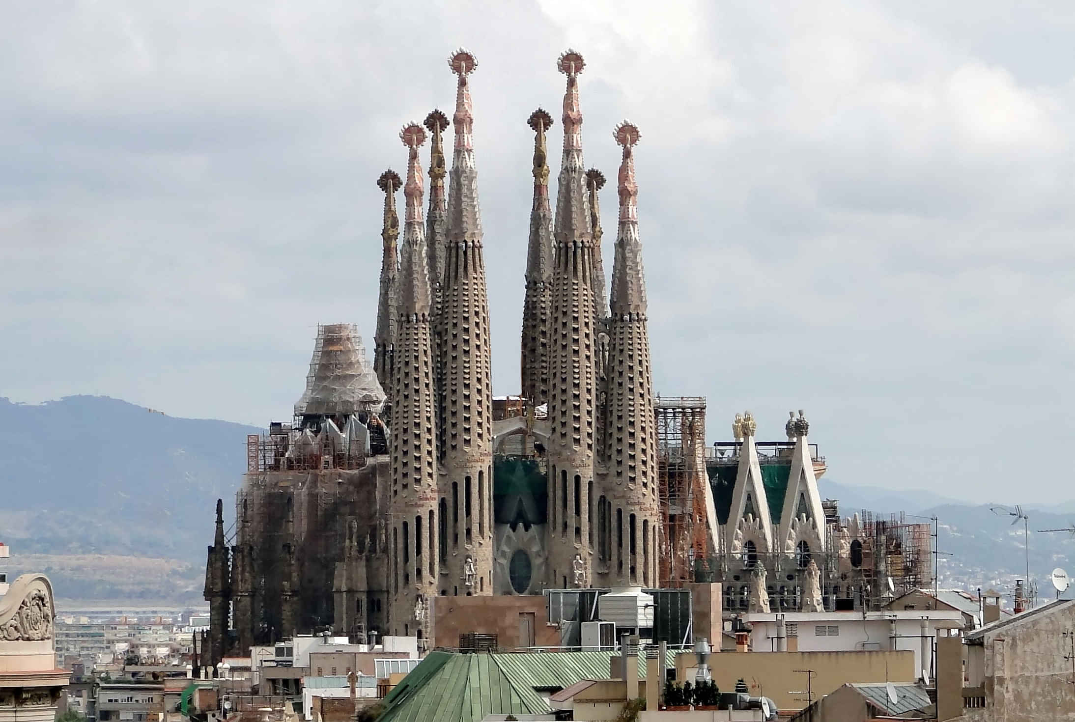 Fast-Track Access: Sagrada Familia 1.5-Hour Guided Tour