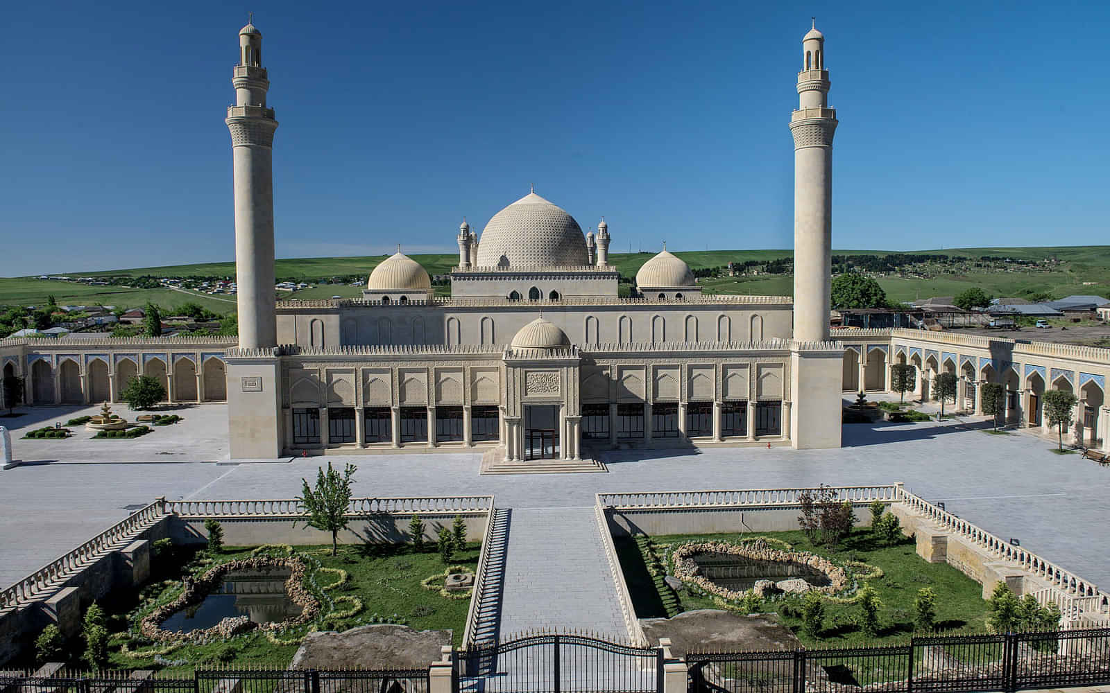 Shamakhi City Tour with Private Transfers Excluding Entrance Tickets