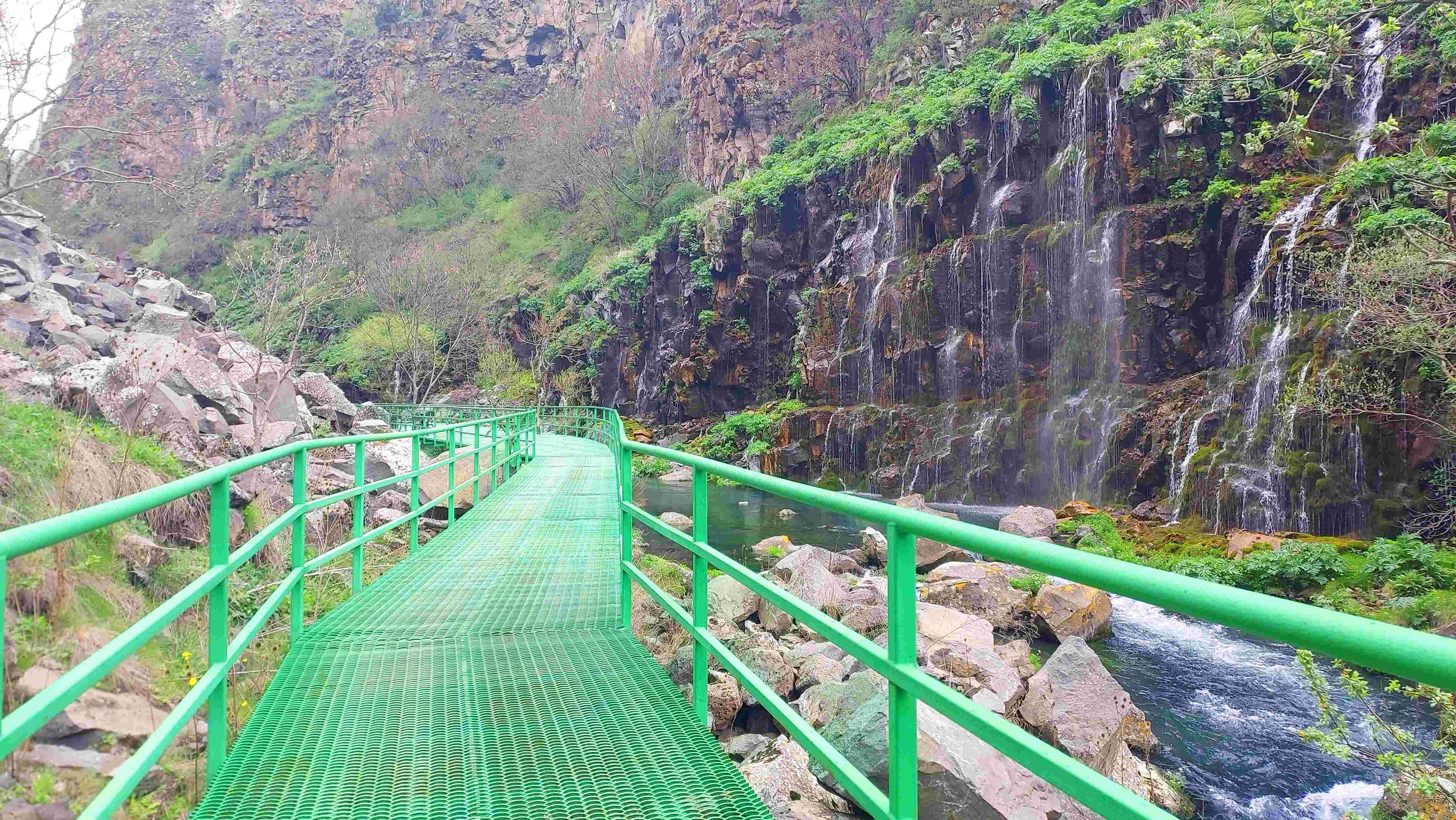 Full Day Trip to Dashbashi Canyon and Diamond Bridge With Private Transfers