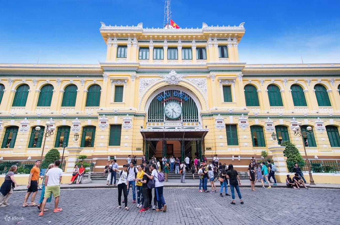 Saigon Non stop Hop on Hop off Midnight Tour SIC