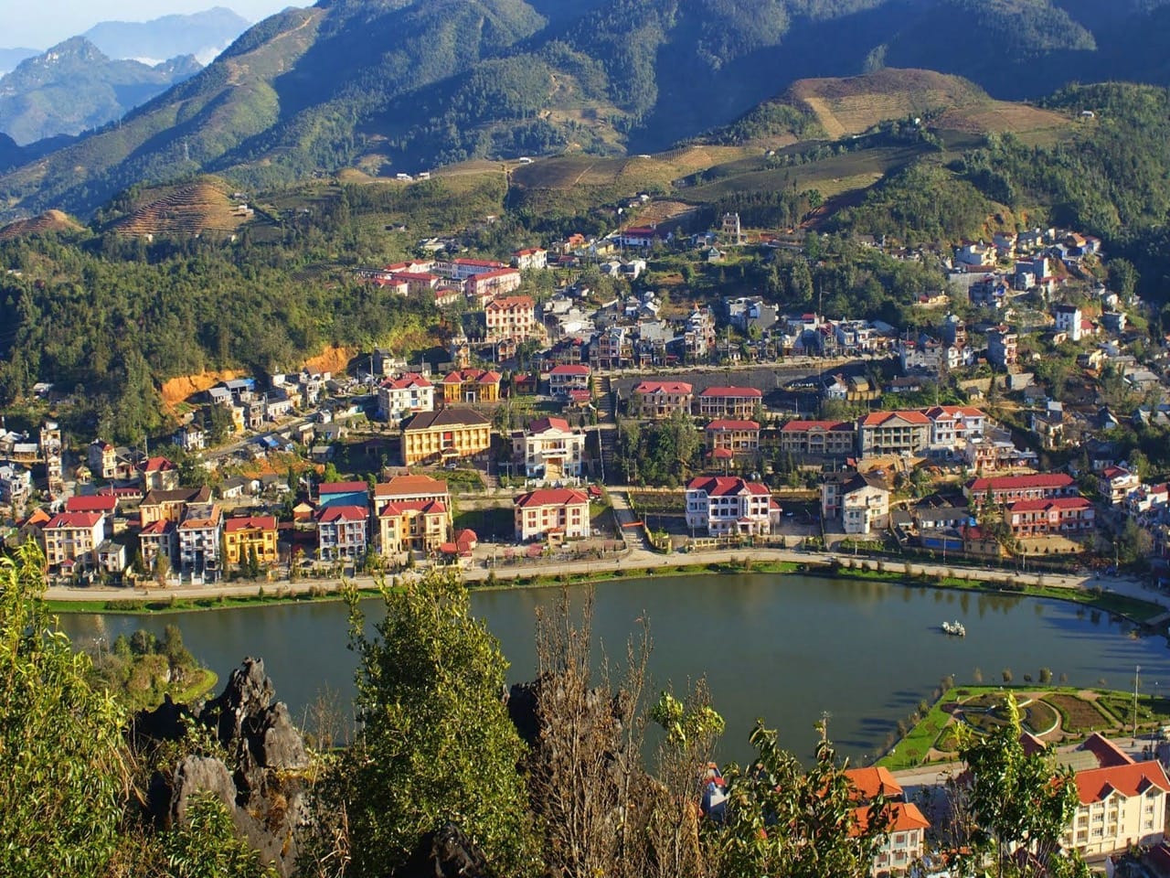 En Route from Hanoi to Sapa (2 Days and 1 Night) – 01: Cat Cat – Lao Chai – Ta Van (5 Star Hotel)