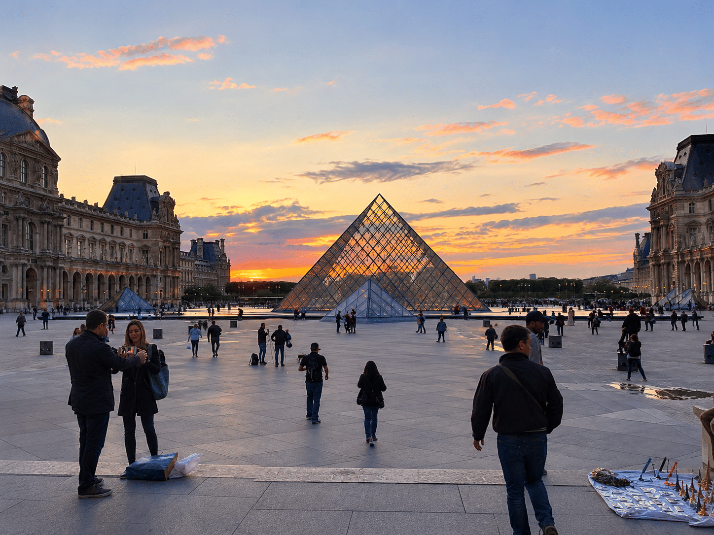 Paris: Louvre Museum Ticket & Self-Guided Mobile Audio Tour