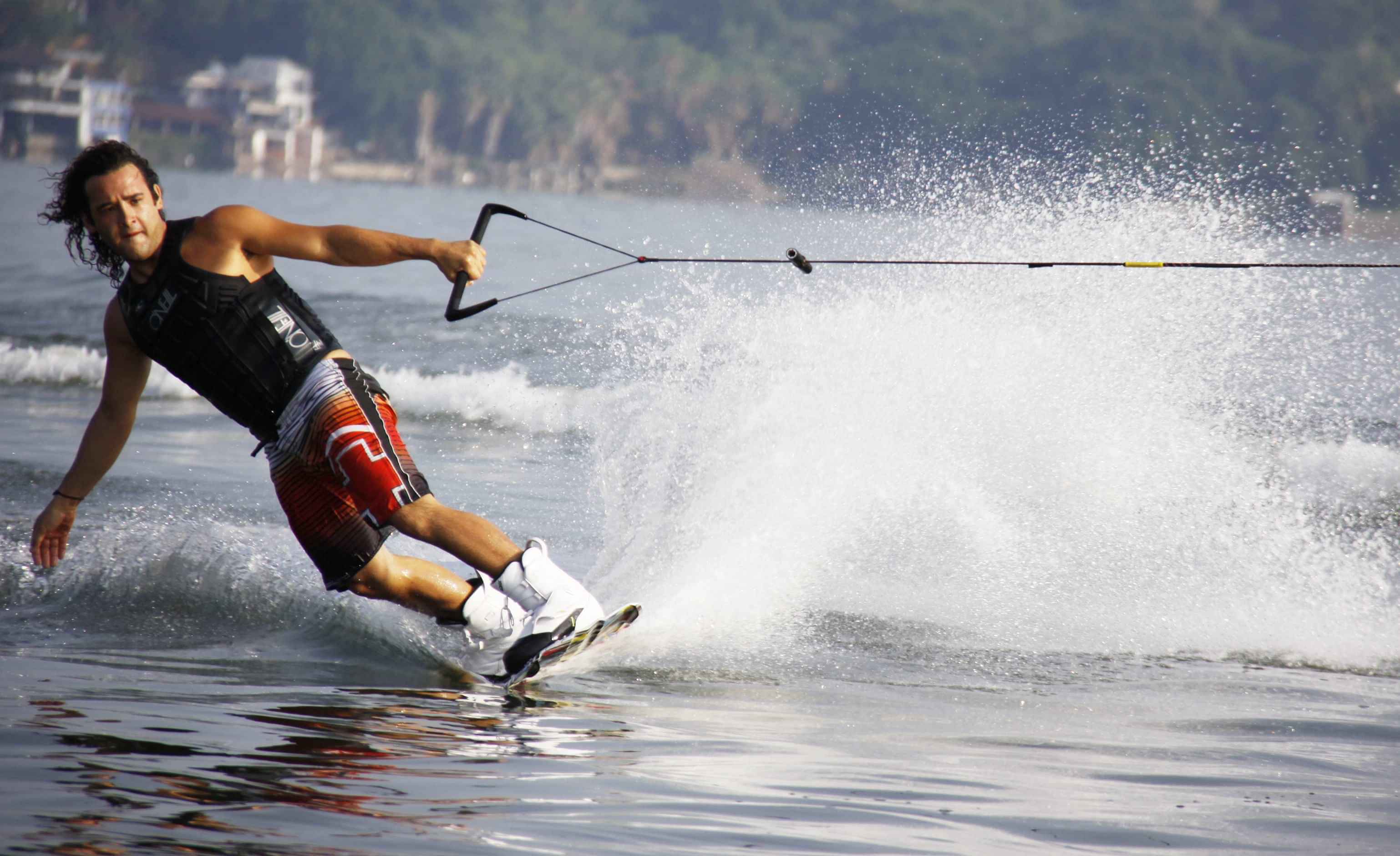 Glide effortlessly or embark on any adventure activities like skiing and wake-boarding at Gold Coast Wake Park. 