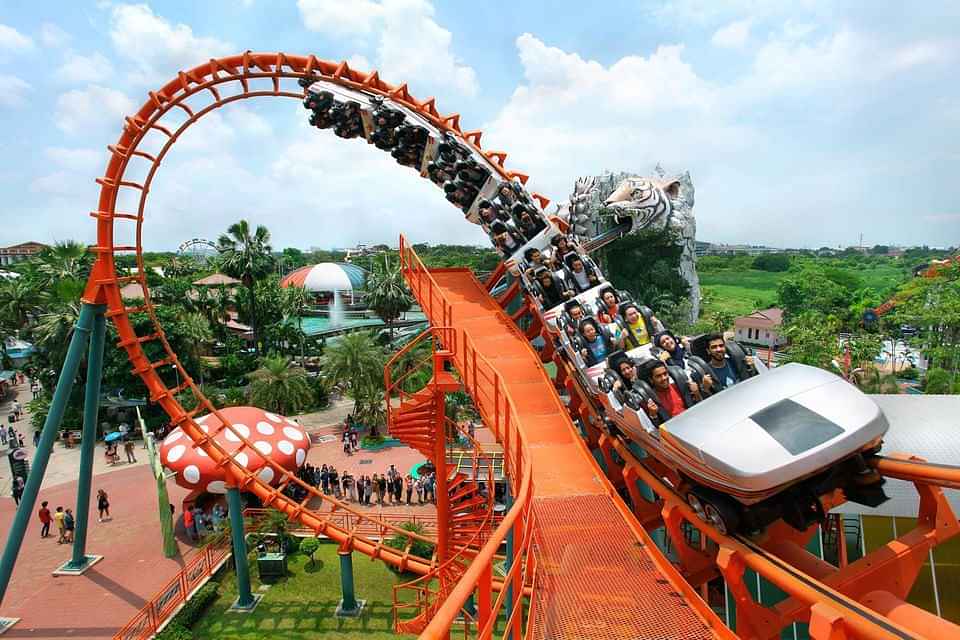 Siam Park city  - Fun day at Thailand's largest amusement and water park which has the world's biggest wave pool