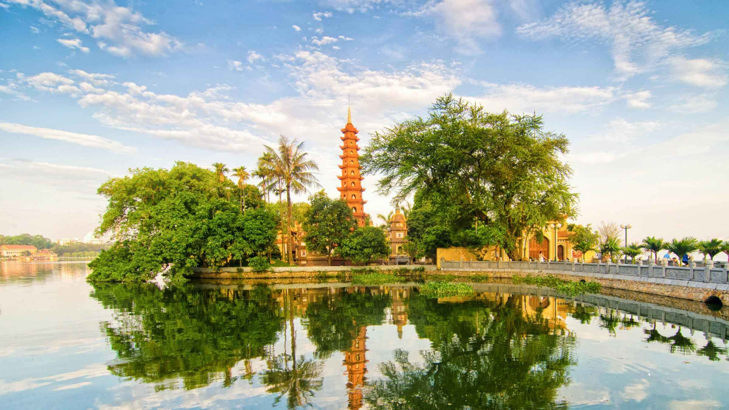 Hanoi Half Day City Tour and Water Puppet Show With Private Transfers